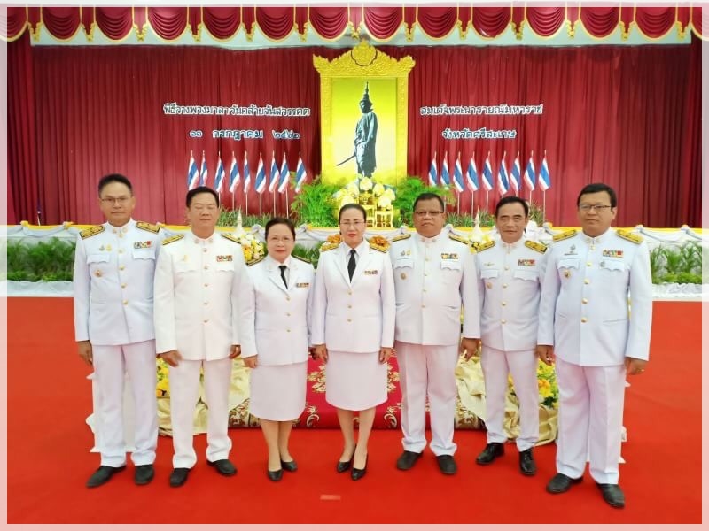 ﻿สำนักงานบังคับคดีจังหวัดศรีสะเกษ ร่วมพิธีวางพวงมาลาเนื่องในวันคล้ายวันสวรรคตสมเด็จพระนารายณ์มหาราช